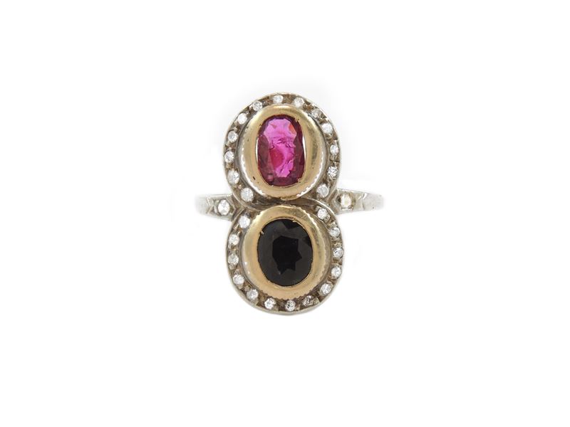 Anello in Oro Giallo a Basso Titolo e Argento con Diamanti, Rubino e Zaffiro
