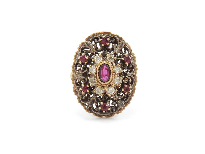 Anello in Oro Giallo e Argento con Diamanti e Rubini