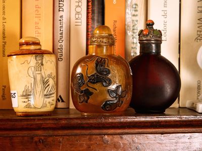 Tre Snuff-bottle in Vetro e Osso