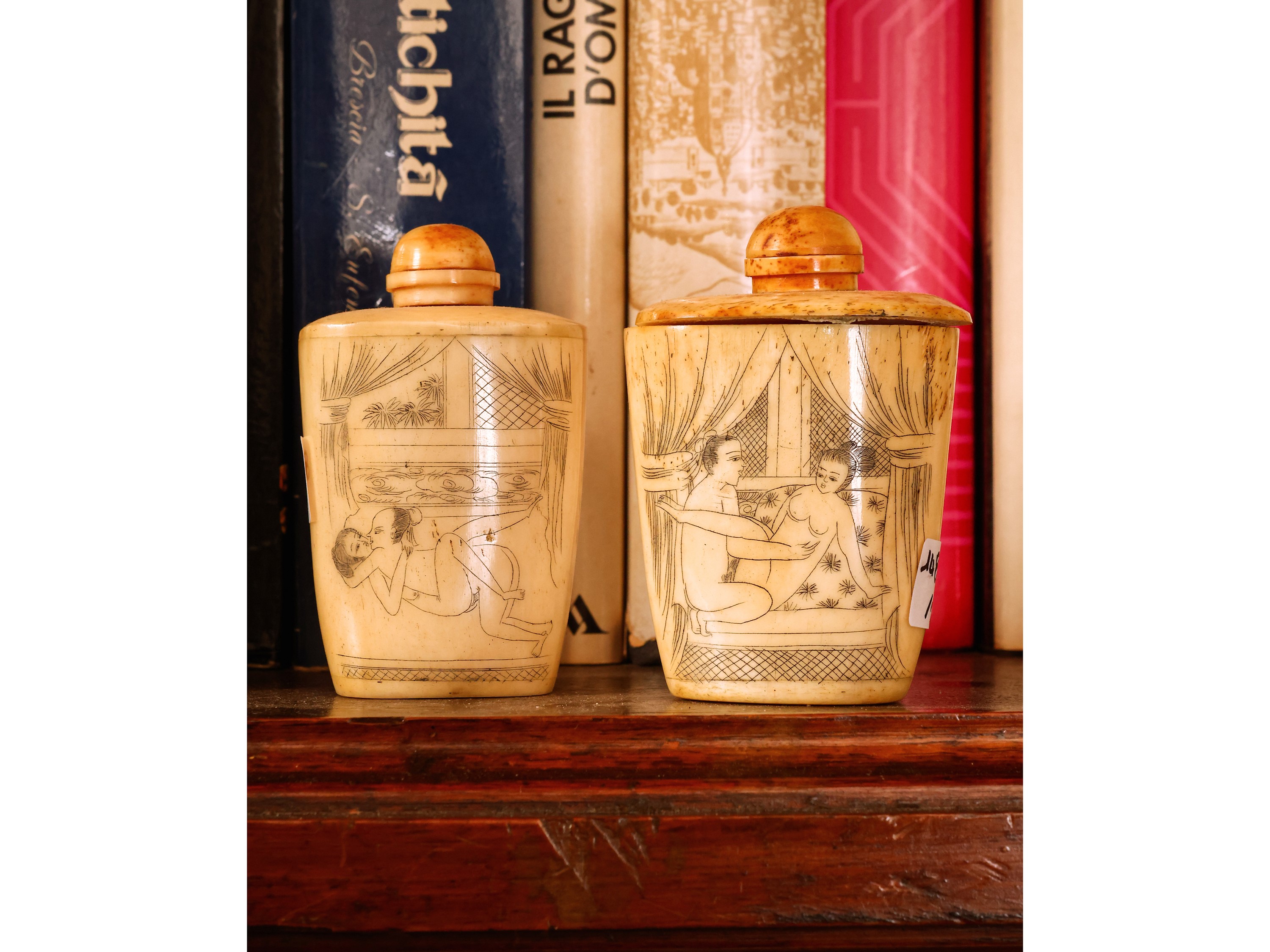 Due Snuff-bottle in Osso, Giappone