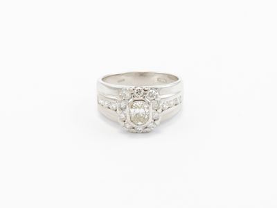 Anello a Fascia in Oro Bianco con Diamanti