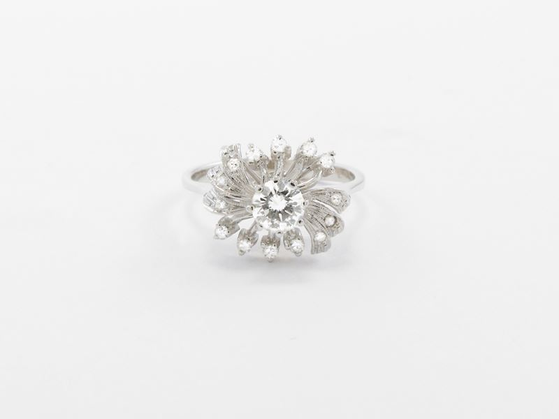 Anello in Oro Bianco con Diamanti
