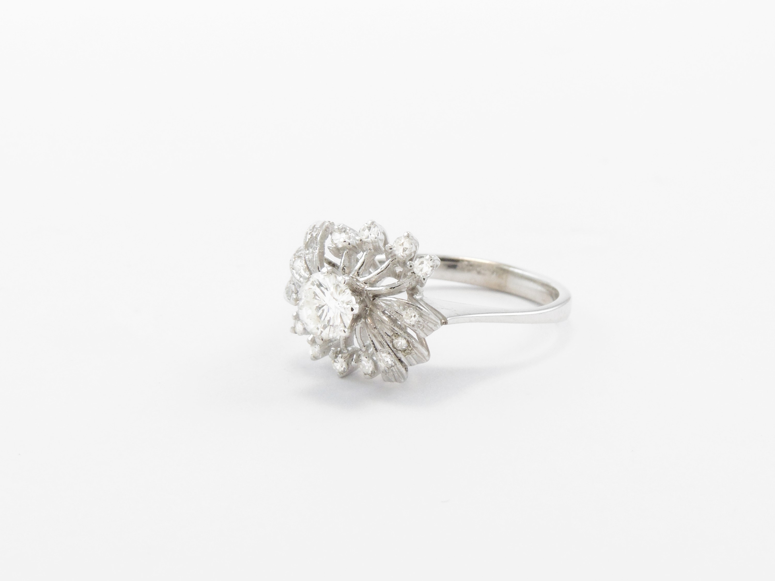 Anello in Oro Bianco con Diamanti