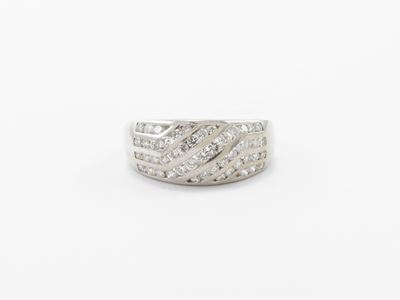 Anello a Fascia in Oro Bianco con Diamanti