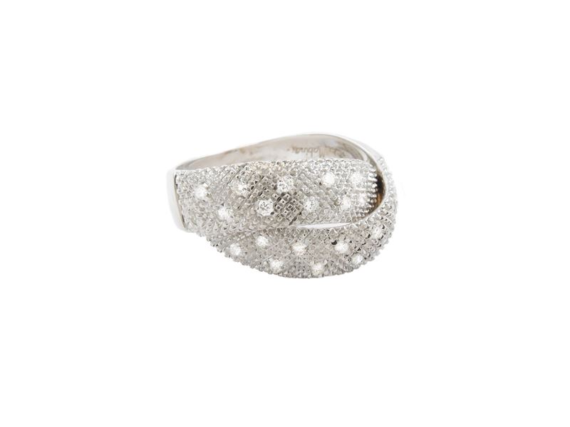Anello a Fascia in Oro Bianco con Diamanti