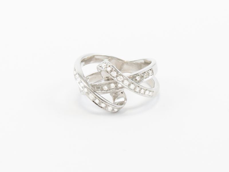 Anello in Oro Bianco con Diamanti