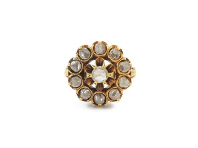 Anello in Oro Giallo con Diamanti