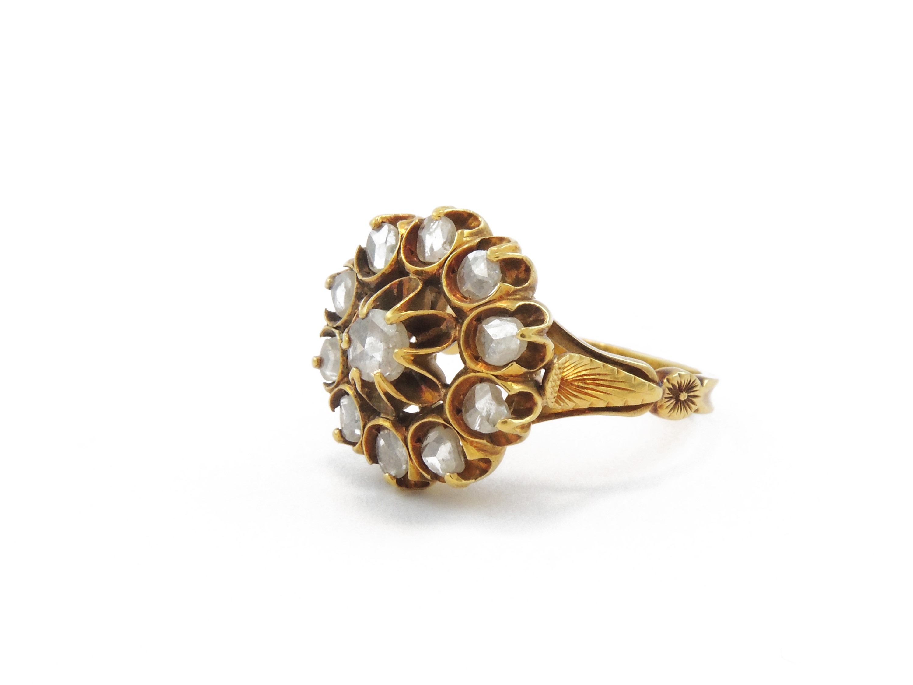 Anello in Oro Giallo con Diamanti