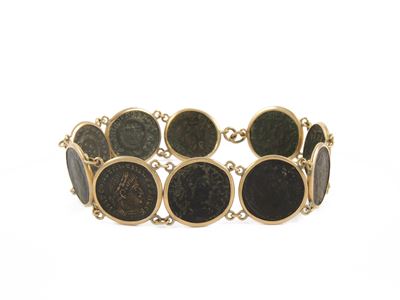 Bracciale in Oro Rosa a Basso Titolo con Riproduzioni di Monete in Bronzo