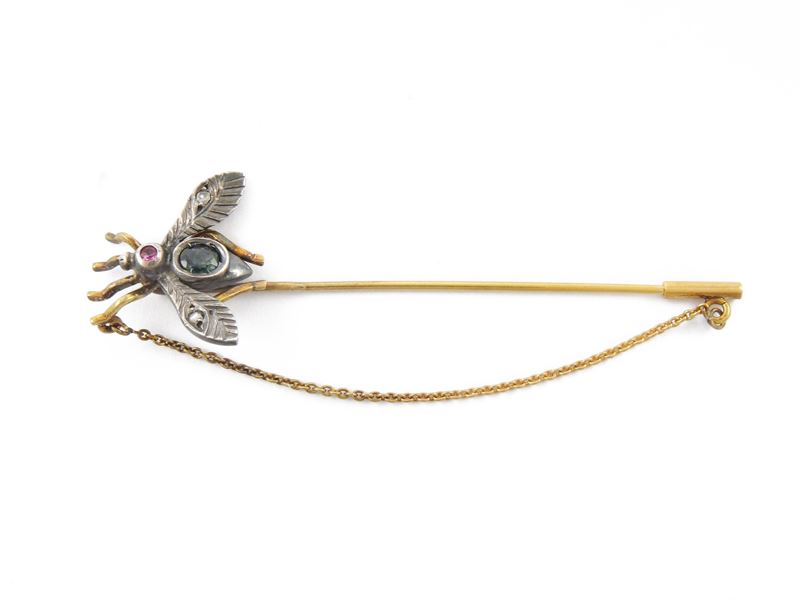 Spilla Animalier in Or Giallo e Argento con Diamanti, Rubino e Zaffiro