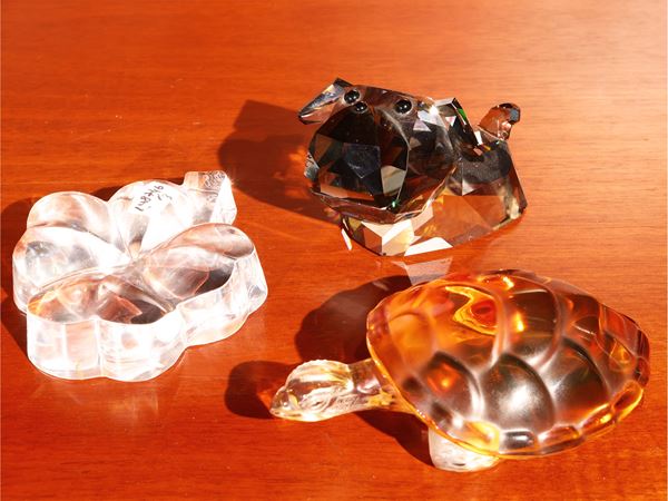 Three crystal paperweights, Baccarat and Lalique