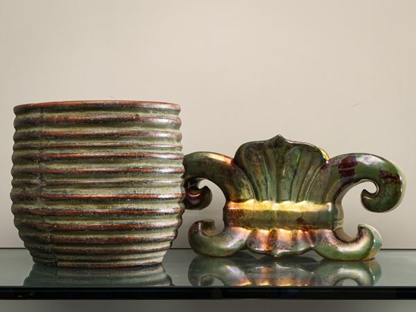 Due vasi in ceramica a lustro