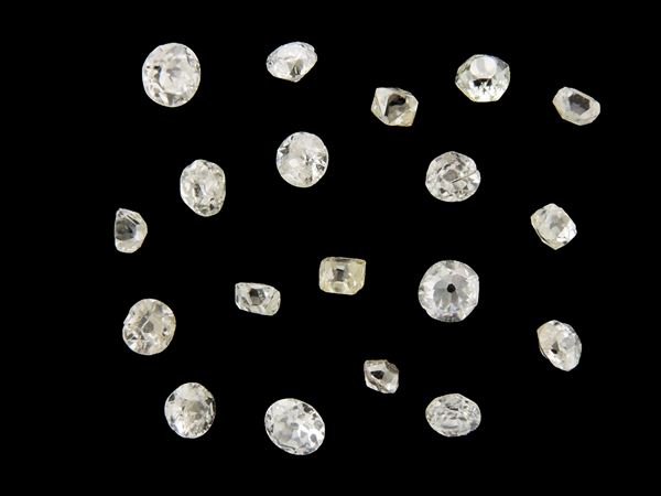 Diciannove diamanti naturali