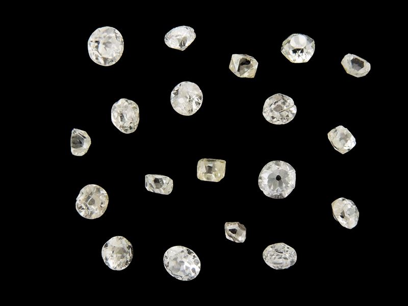 Diciannove Diamanti Naturali
