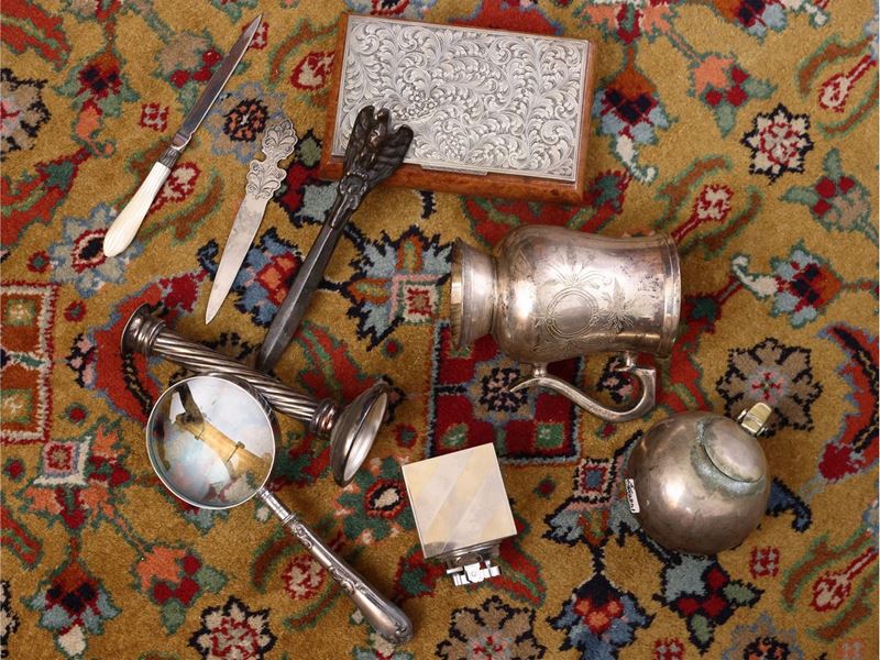 Lotto di Accessori da Scrivania