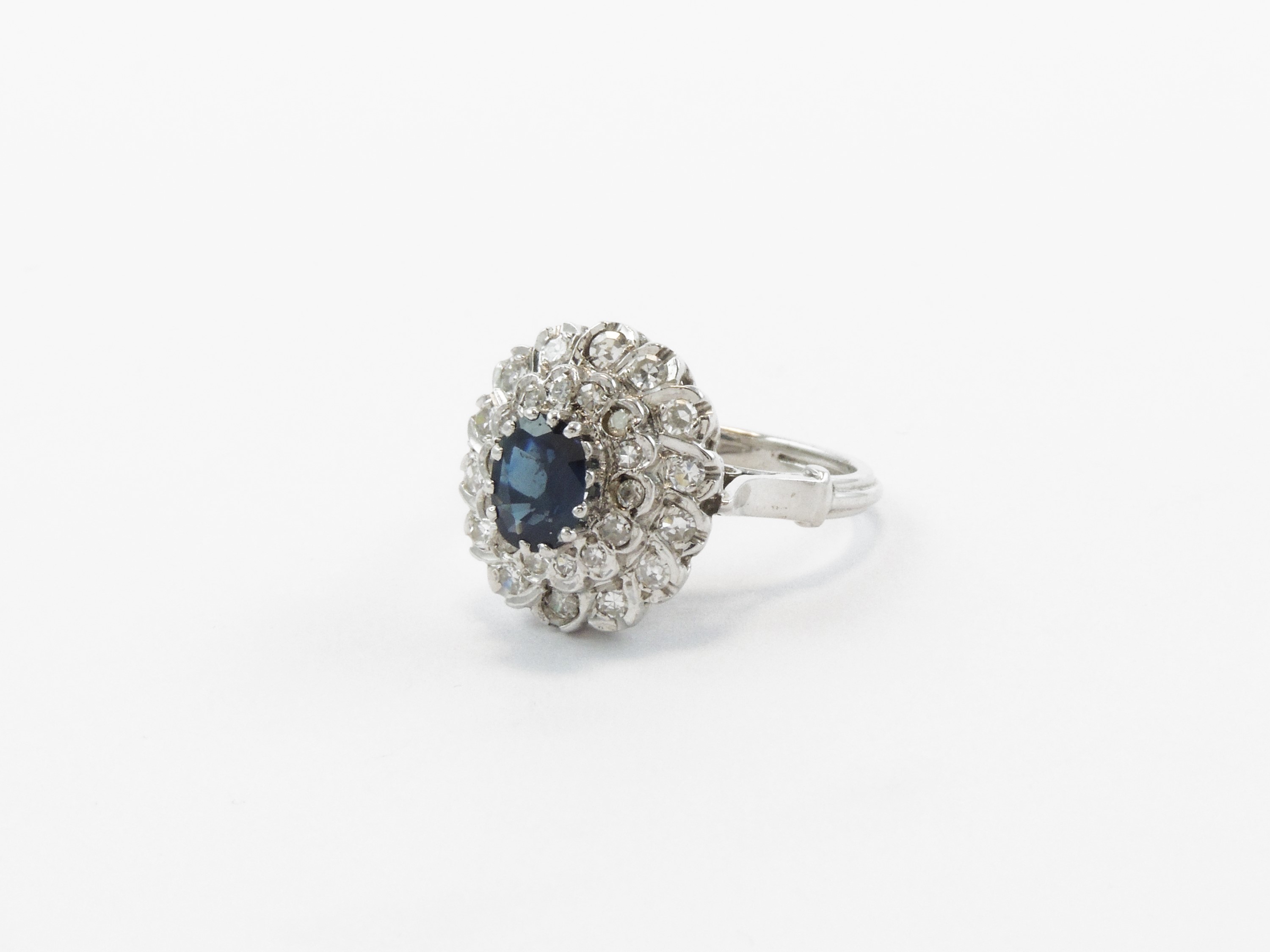 Anello in Oro Bianco con Diamanti