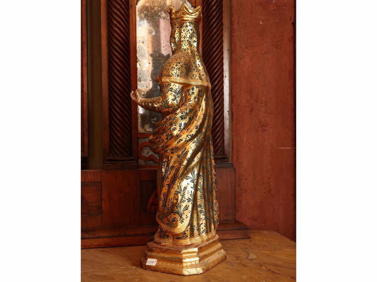 Madonna con Bambino in Terracotta Smaltata e Dorata