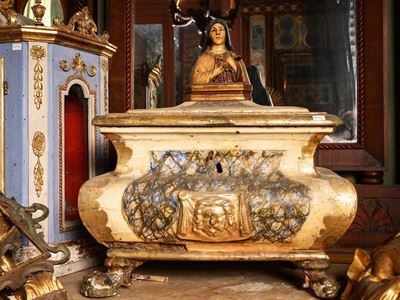 Reliquairio Ad Urna in Legno Laccato e Dorato