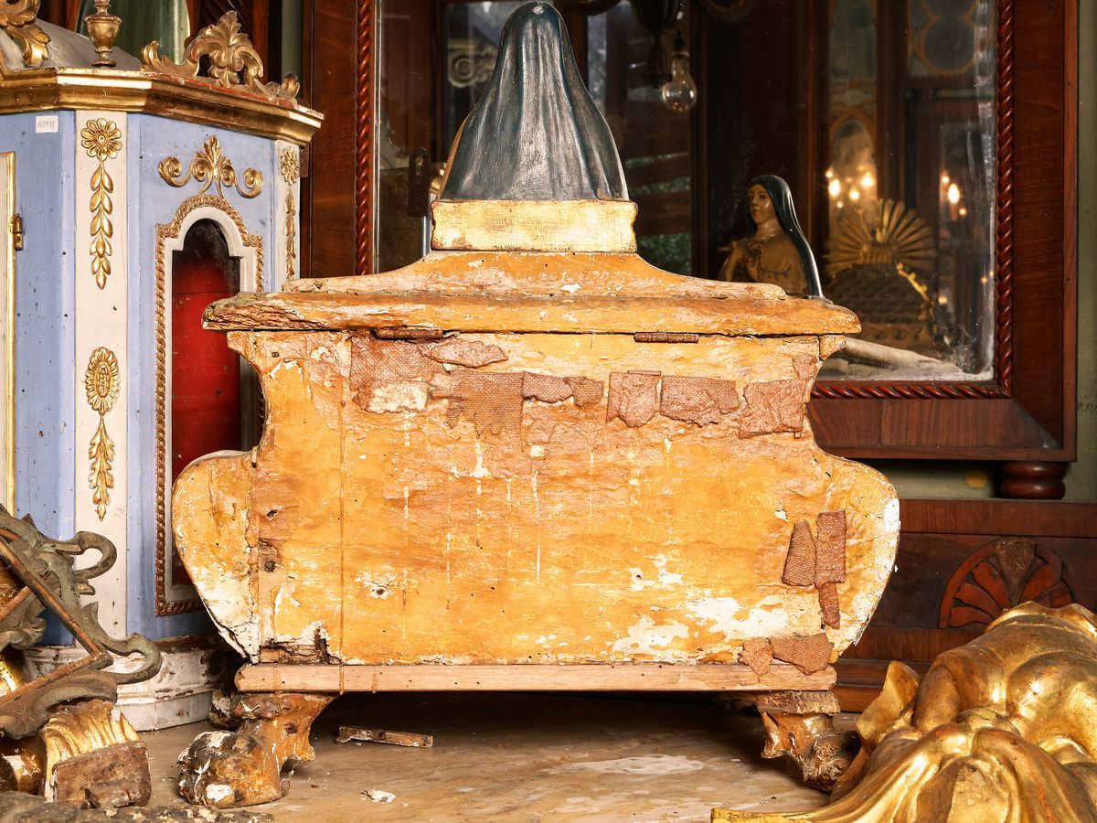 Reliquairio Ad Urna in Legno Laccato e Dorato