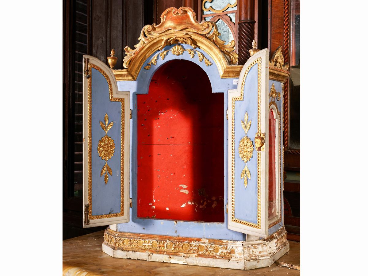 Ciborio in Legno Laccato Azzurro e Lumeggiato in Oro
