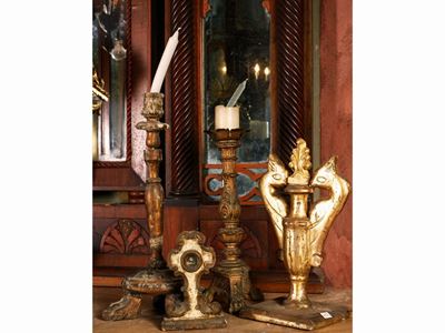 Curiosità Liturgiche in Legno Intagliato e Dorato