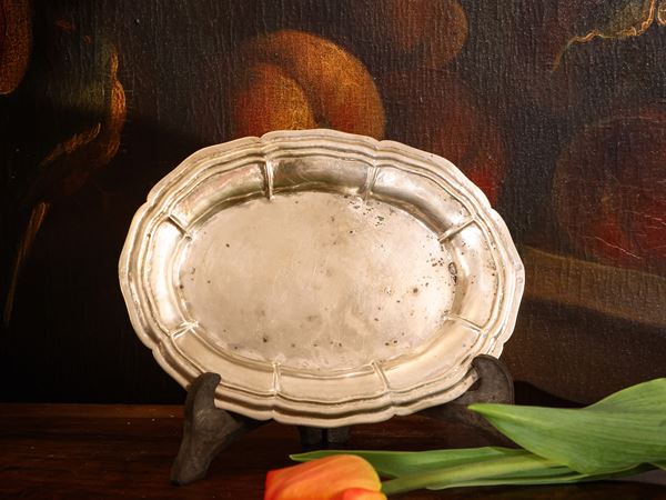 Piccolo vassoio in argento  (Venezia, XVIII secolo)  - Asta L'Arte di Arredare - Maison Bibelot - Casa d'Aste Firenze - Milano