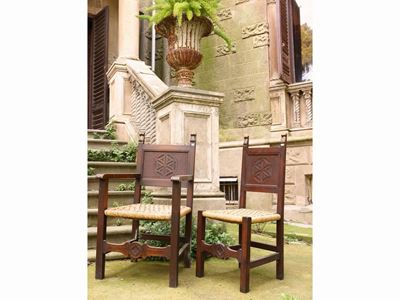 Serie di Quattro Sedie in Legno di Noce