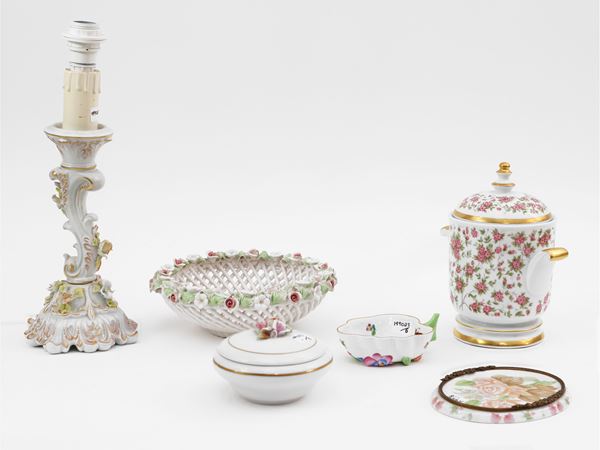 Lot of porcelain objects