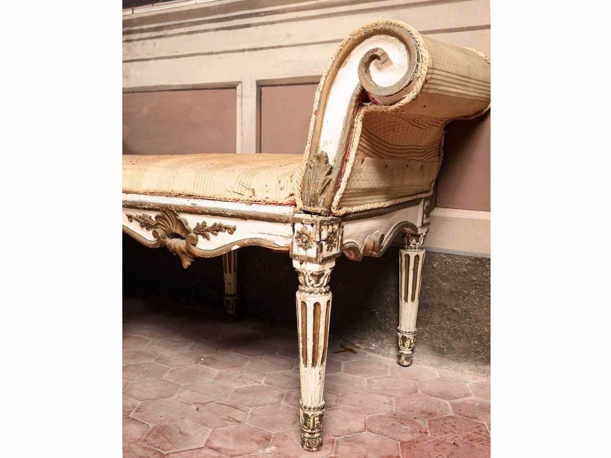 Divano a Panca in Legno Laccato Bianco e Dorato