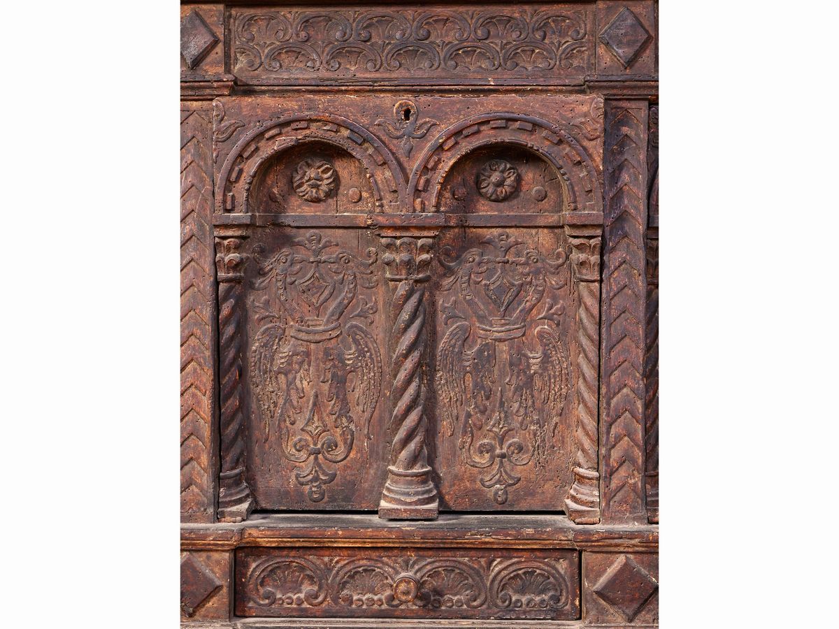 Grande Credenza in Legno Tenero Laccato e Patinato