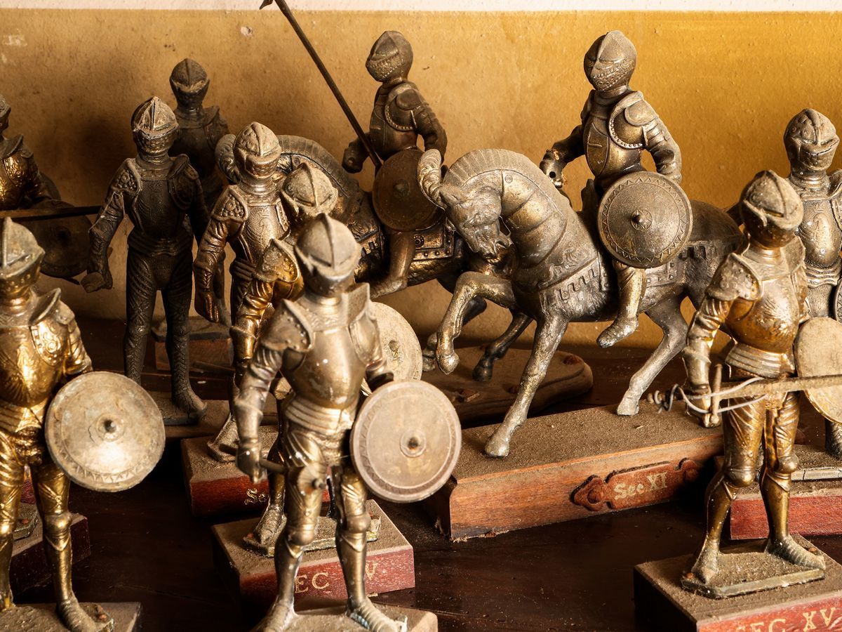 Assortimento di Soldatini in Armatura Medievale