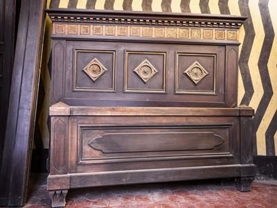 Letto Matrimoniale alla Francese in Stile Architettonico