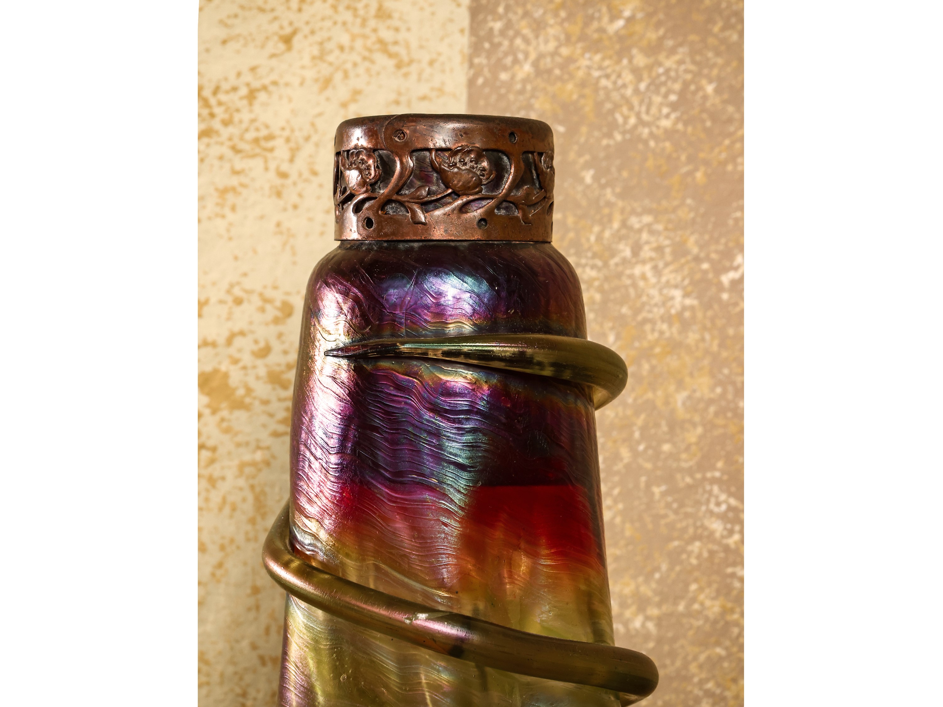 Vaso in Vetro Iridescente,