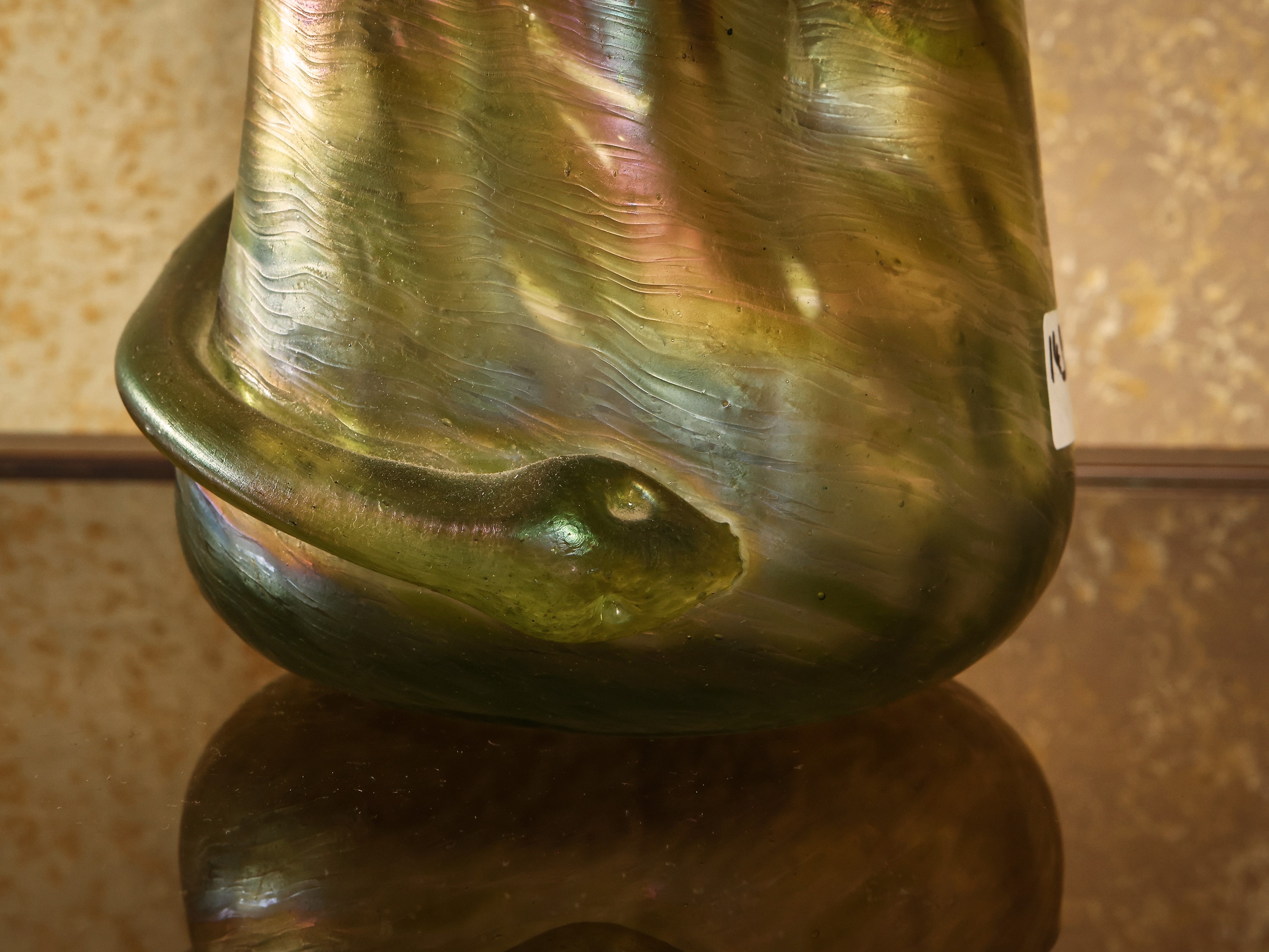 Vaso in Vetro Iridescente,