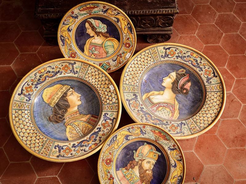 Quattro Piatti da Parata in Terracotta Smaltata, Deruta