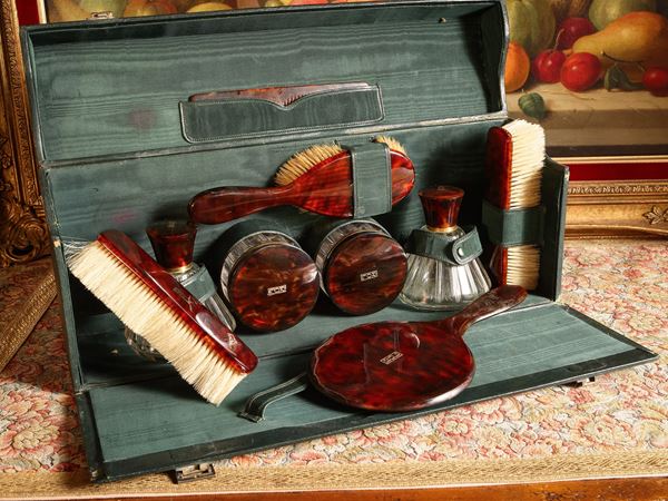 Travel case in bakelite and crystal
