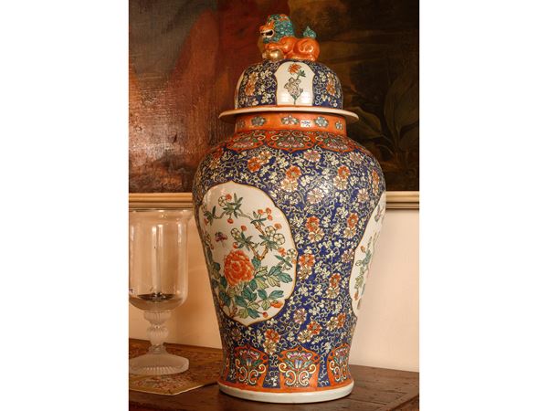 Pair of large potiche vases in porcelain, China
