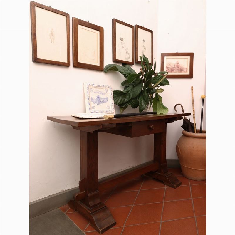 Assortimento di Complementi D'arredo per Anticamera