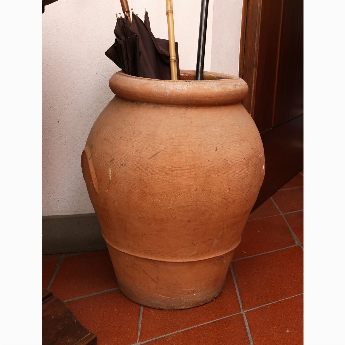 Assortimento di Complementi D'arredo per Anticamera