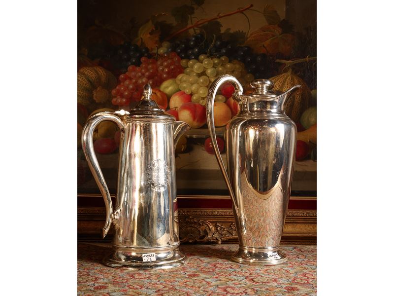 Due Caraffe in Metallo Argentato