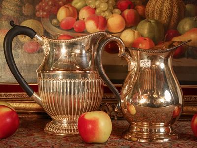 Due Caraffe in Metallo Argentato