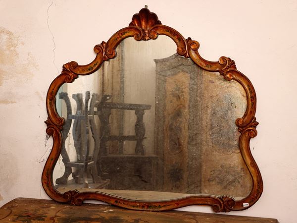 Specchiera con cornice in legno dipinto in stile veneziano