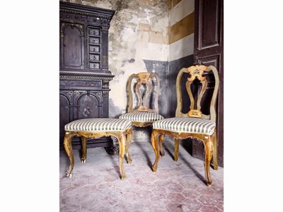Coppia di Sedie Laccate in Stile Veneziano