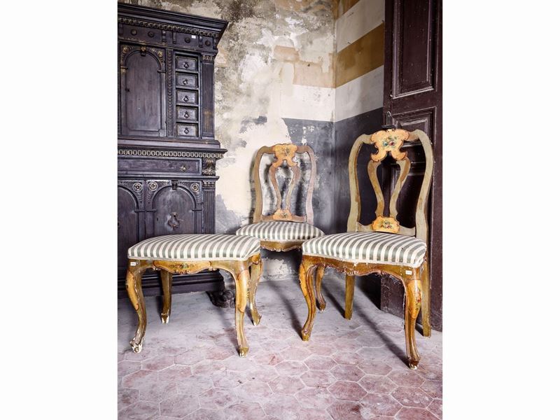 Coppia di Sedie Laccate in Stile Veneziano