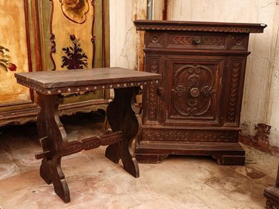 Lotto di Complementi di Arredo in Stile Neorinascimentale