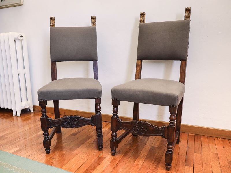 Coppia di seggioloni in noce