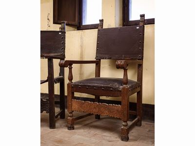Due Seggioloni in Legno Tenero