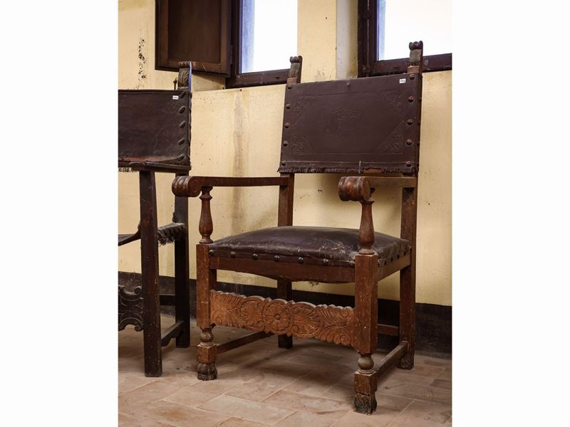 Due Seggioloni in Legno Tenero