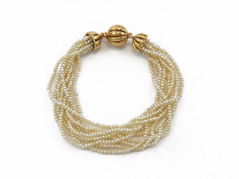 Bracciale Multifilo di Perle con Chiusura in Oro Giallo