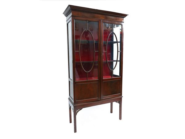 Showcase in mahogany and mahogany feather veneer  (England, first half of the 20th century)  - Auction A house on the Ponte Vecchio - Maison Bibelot - Casa d'Aste Firenze - Milano